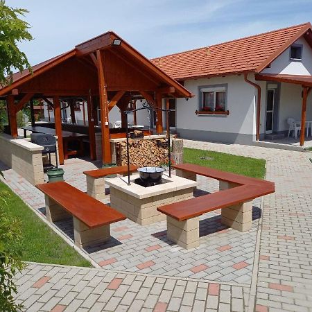 Kertész Vendégház Hegykő Exterior foto